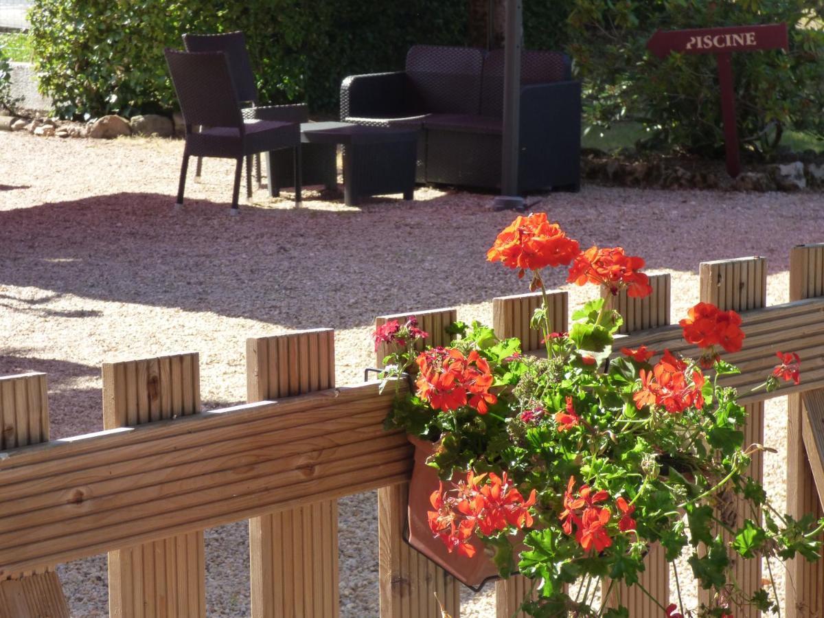 Le Chalet De La Foret Hotel 3 Etoiles Et Restaurant ビアルゾン エクステリア 写真